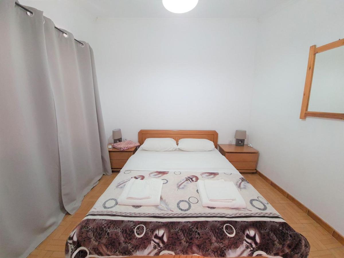 G-George Apartments By The Sea And Airport Liadha ภายนอก รูปภาพ