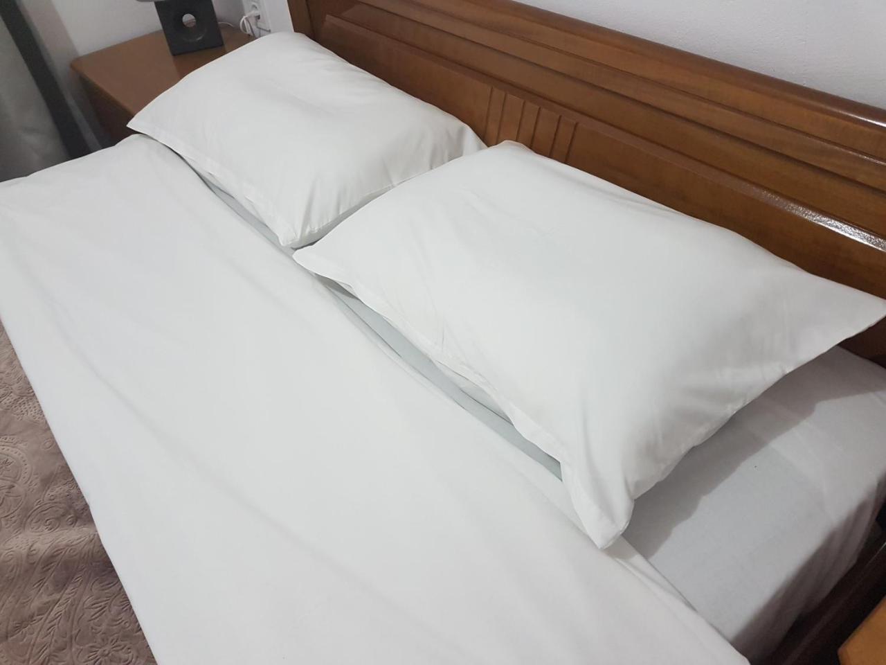 G-George Apartments By The Sea And Airport Liadha ภายนอก รูปภาพ